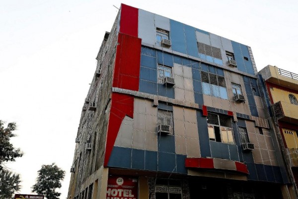OYO 22662 Hotel Shivam