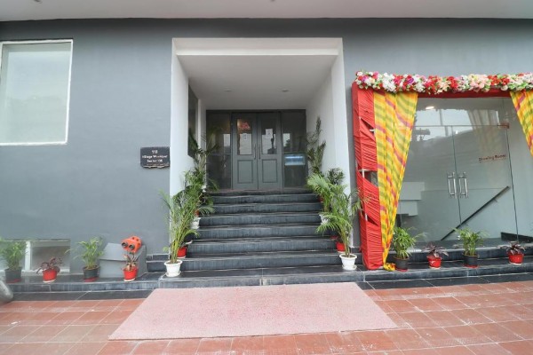 FabHotel Yu Turn Townhouse